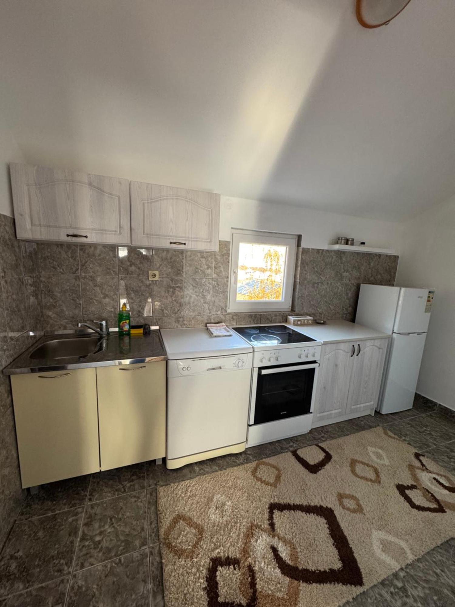Apartmani Breze Podgorica Exterior foto